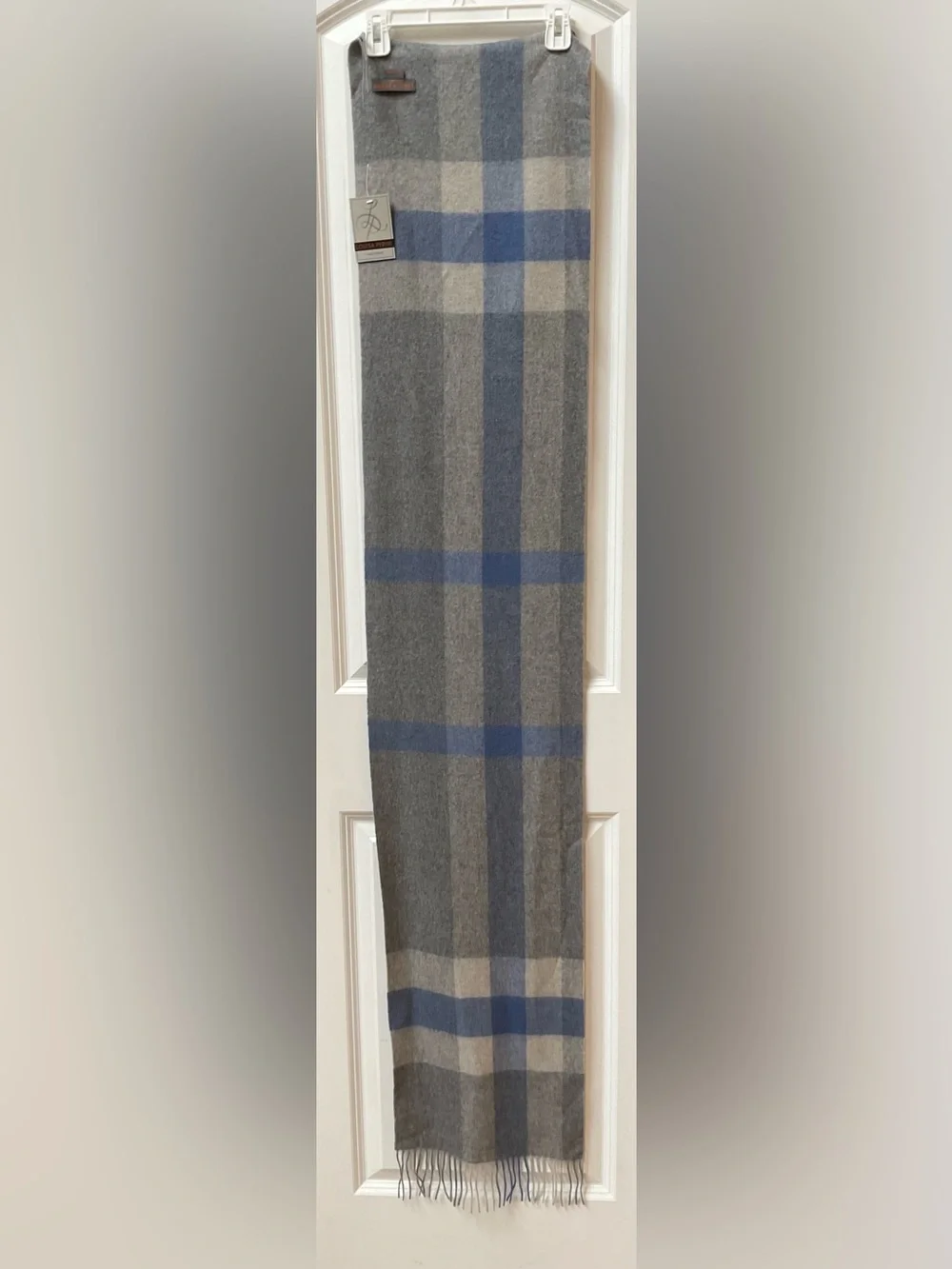 NWT Lisa Perini Cashmere Scarf